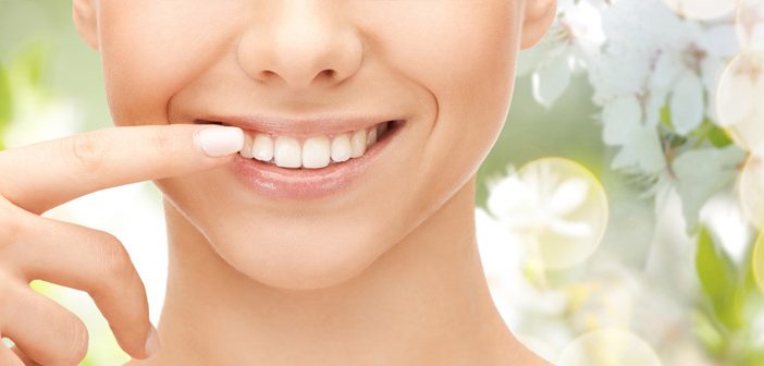 Astuces naturelles dents blanches